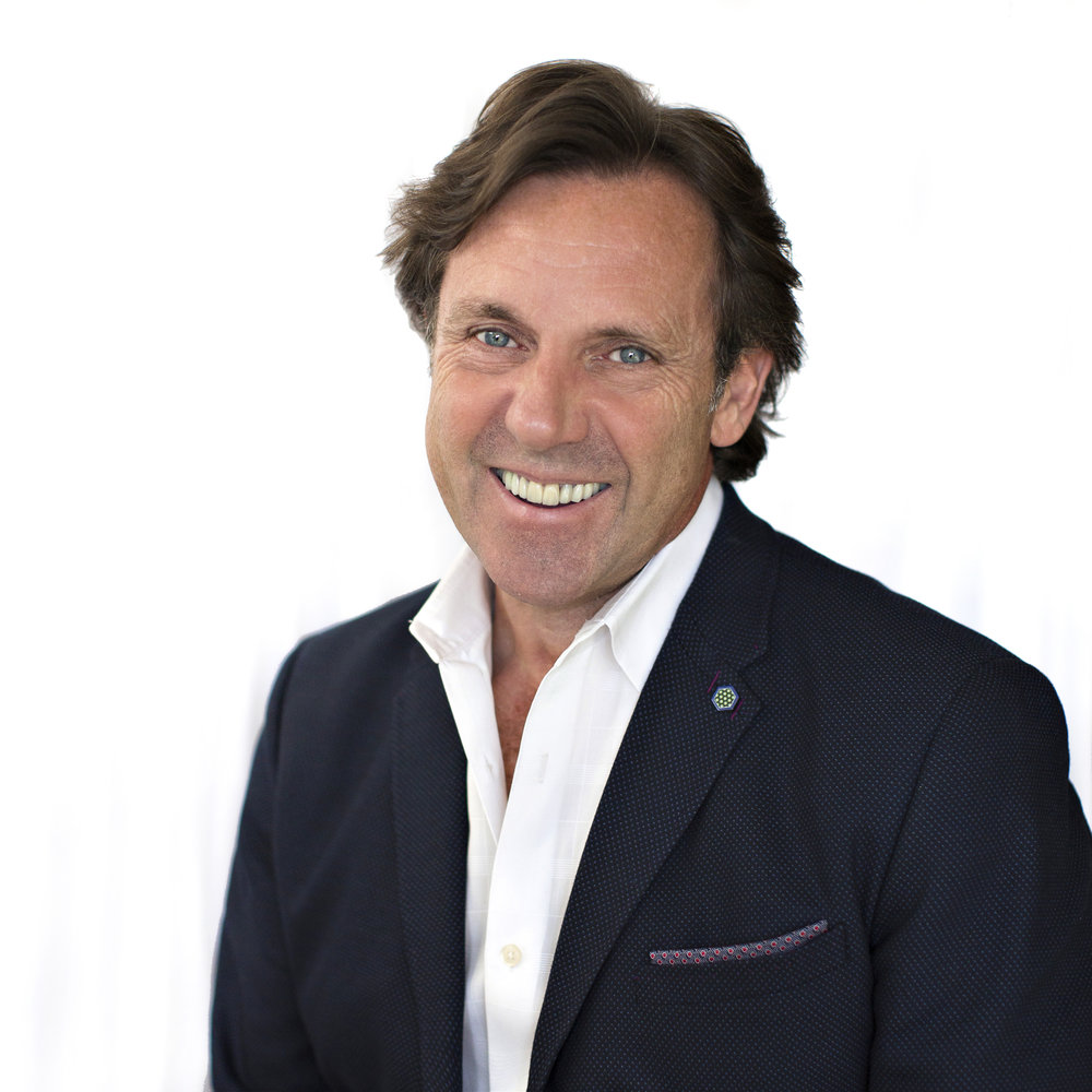 44 Ian Prosser: Internationally Acclaimed Floral Designer with an Elite Clientele