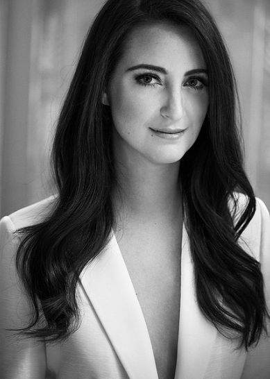 482 MICAELA ERLANGER: Celebrity Fashion Stylist and Elevating Moments Behind the Seams
